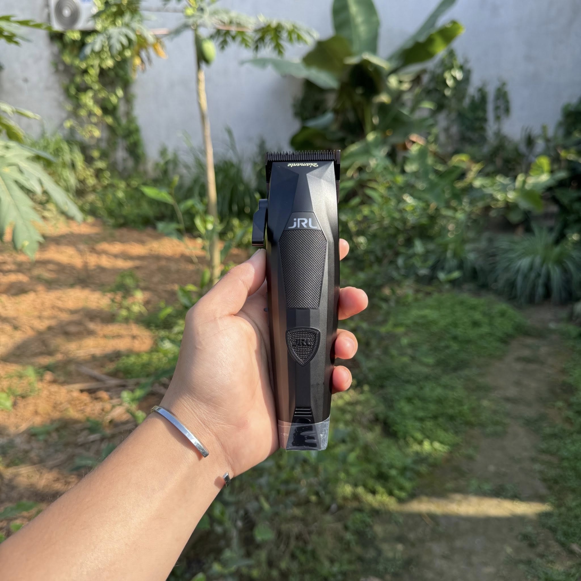 Tông Đơ Cắt Tóc JRL Diamante Màu Đen